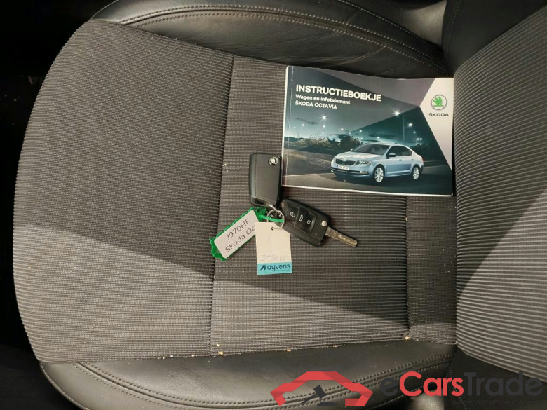 Skoda Octavia Combi 1.5 TSI Greentech Business Edition DSG 5d #4