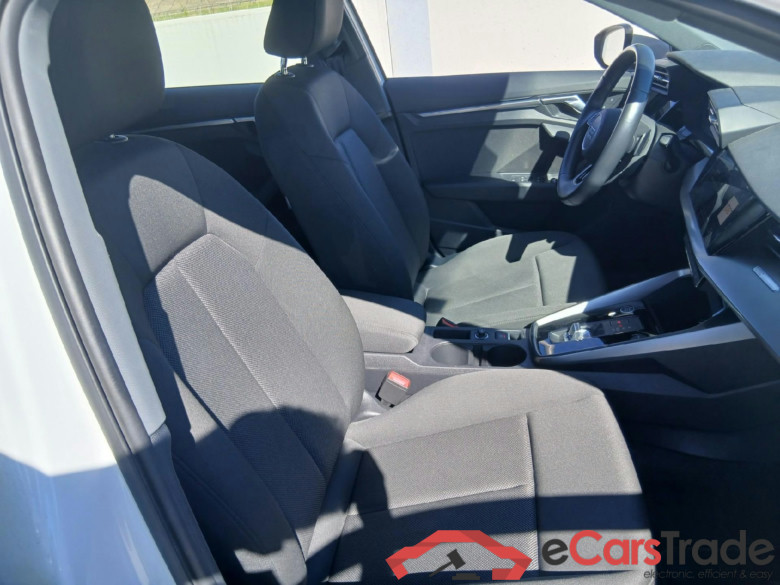 AUDI A3 / 2020 / 5P / berlina con portón Sportback Advanced 30 TFSI 81kW S tronic (AC) #6