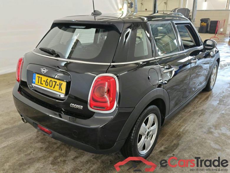 Mini Cooper 1.5i Aut. Navi KeylessGo Klima ... #3