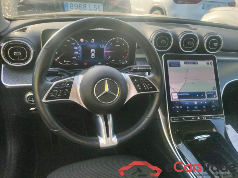 MERCEDES-BENZ Clase C / 2021 / 4P / sedán C 220 d #3