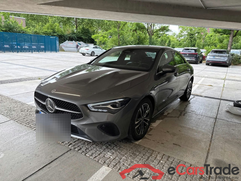 MERCEDES-BENZ CLA Coupe Diesel 200 d 8G-DCT Entry 4d 110kW