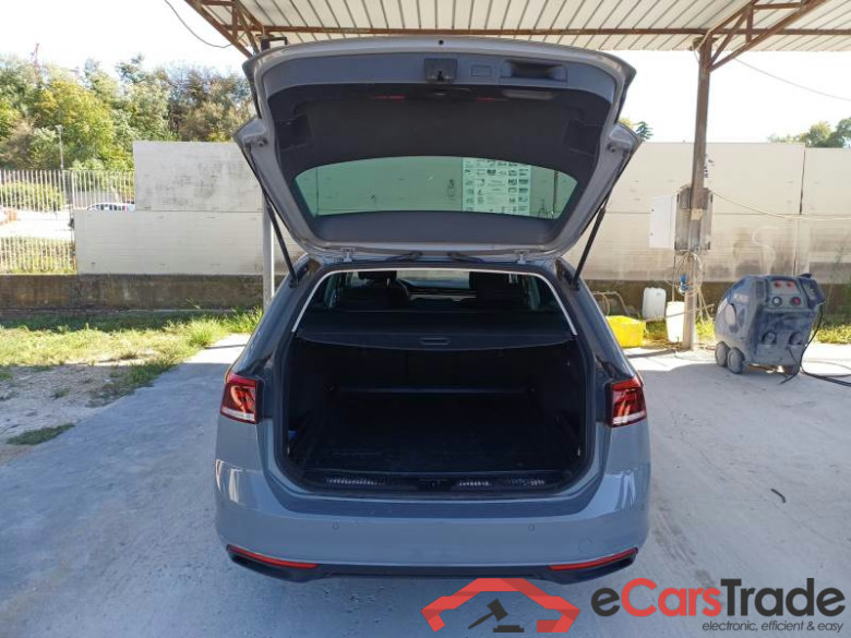 VOLKSWAGEN PASSAT / 2019 / 5P / STATION WAGON VAR. 2.0TDI SCR EVO 110KW BUSINESS DSG #6