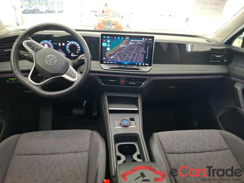 VOLKSWAGEN Tiguan / 2023 / 5P / SUV 2.0 TDI 150 DSG7 VW EDITION(SP) #5