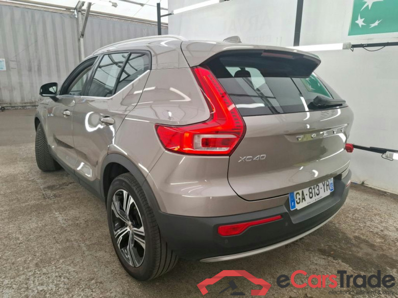 VOLVO XC40 / 2017 / 5P / SUV Recharge T4 211 DCT7 Inscription Busi #3