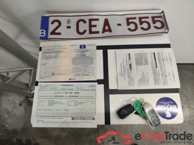 Mercedes-Benz GLC GLC 300 de 4MATIC 5d #4