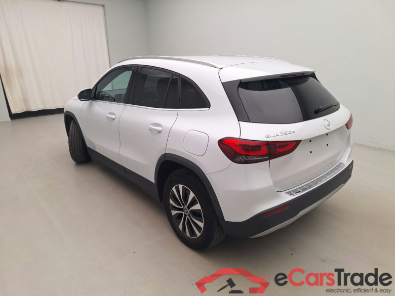 Mercedes, GLA '20 PHEV, Mercedes-Benz GLA GLA 250 e 5d (Annulatie Release: nieuwe plaat 2JVK190): Parking Arval #6