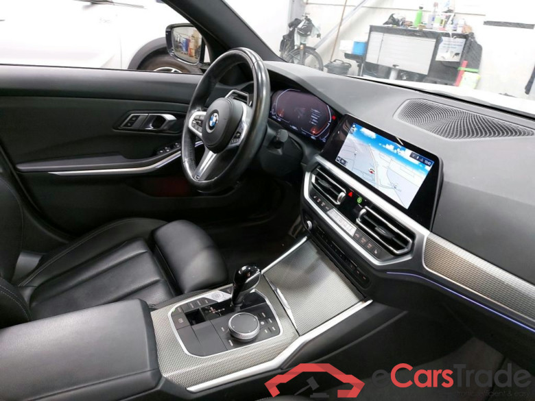 BMW - BMW 3 TOURING 318iA 156PK Busienss Edition M Sport With Heated Sport Seats & Pack Travel & 19 Inch Alloy & Parking Assistant Pack  * PETROL * #3