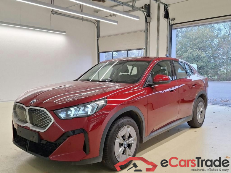 BMW iX2 eDrive20 Aut. LED LC-Pro Navi-Pro KeylessGo Camera Klima PDC ... #1