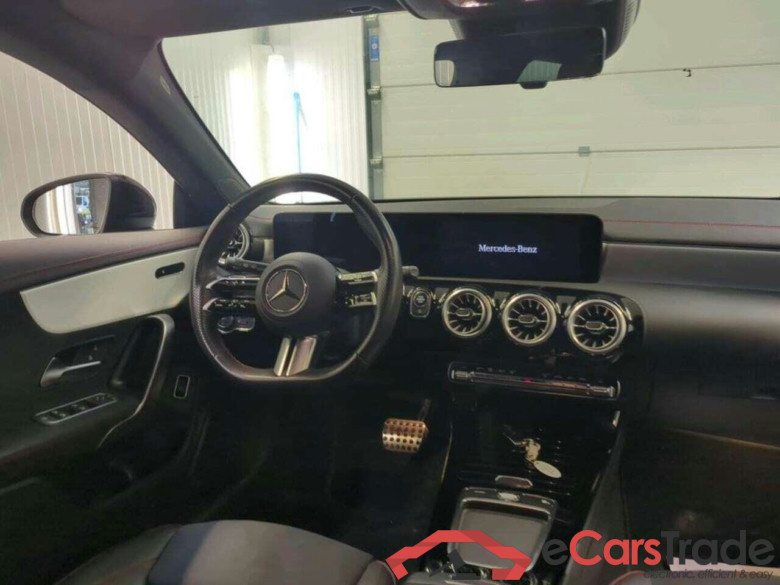 MERCEDES-BENZ CLA-klasse Shooting Brake 180 AMG Line #3