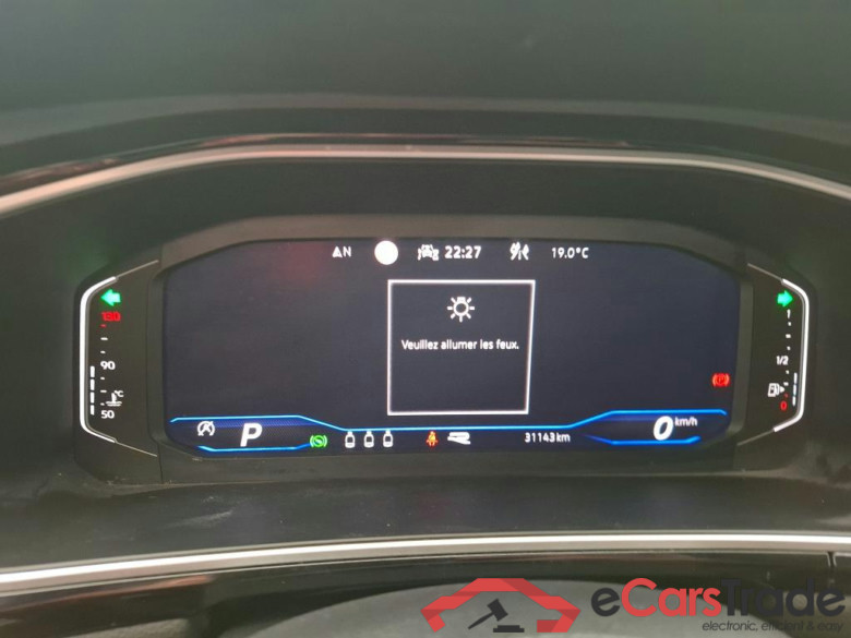 VOLKSWAGEN T-Roc / 2021 / 5P / SUV 2.0 TDI 150 R-LINE DSG7 #6