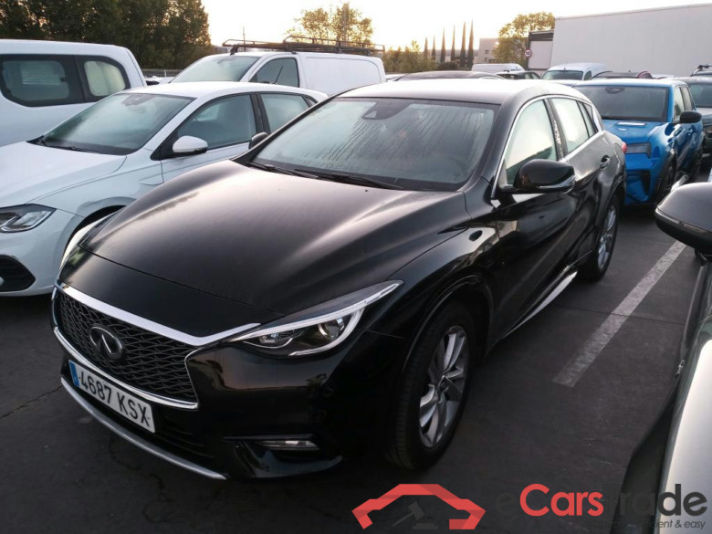INFINITI Q30 / 2016 / 5P / berlina con portón 1.6T 90kW (122CV) PREMIUM