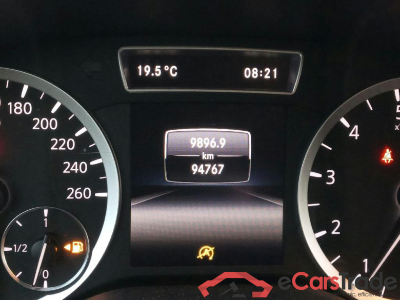 INFINITI Q30 / 2016 / 5P / berlina con portón 1.6T 90kW (122CV) PREMIUM #5