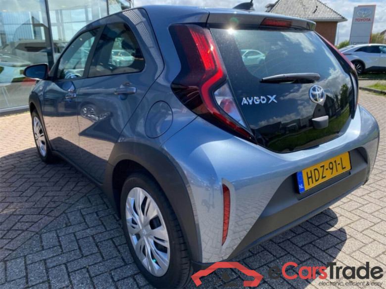 TOYOTA Aygo X 1.0 VVT-i S-CVT Play #4