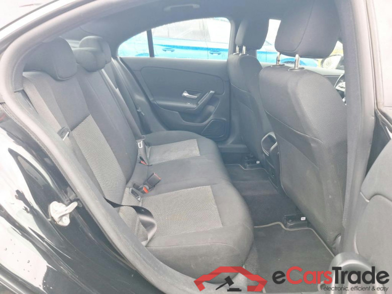 MERCEDES-BENZ CLA - Klasse 2.0 CLA 180 D BUS SOLUTION ESSENTIAL #6