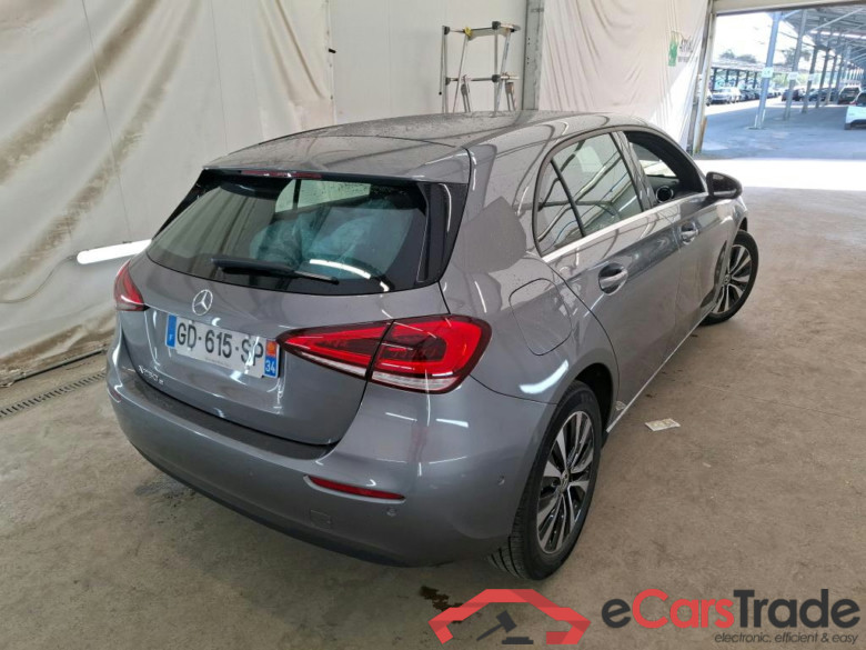 Classe A Compact 2018 5P Berline A 250 e Business Line 8G DCT #4