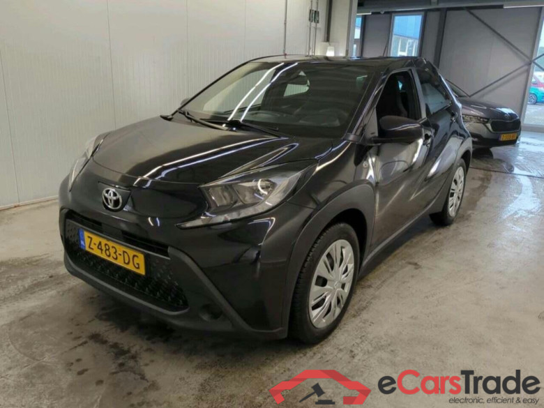 TOYOTA Aygo X 1.0 VVT-i MT Play #1
