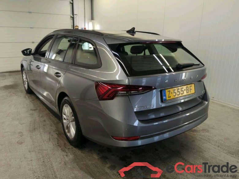 SKODA Octavia Combi 1.5 TSI Bns Edition #6