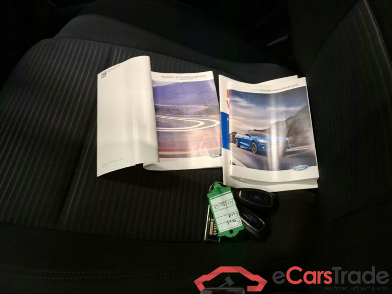Ford Focus 1.0 EcoBo 125pk Titanium X Bus Wagon 5d #4
