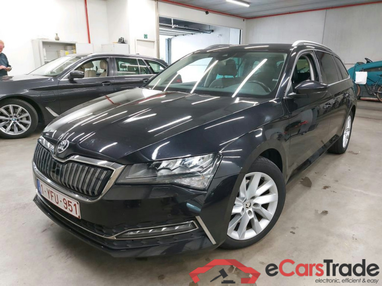 SKODA - SKO SUPERB COMBI 1.4 TSI iV 218PK DSG6 Style Pack Premium II & Safety & Lane & Side Assist * HYBRID *