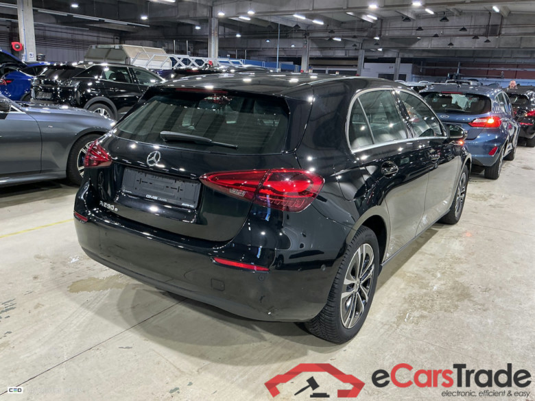 MERCEDES-BENZ A-CLASS 1.3 A 250 E BUSINESS LINE DCT #4