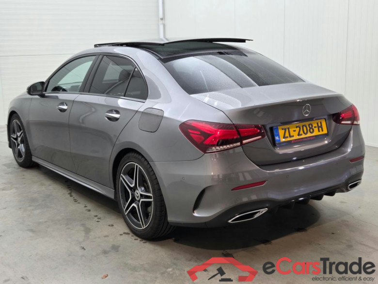 MERCEDES-BENZ A-klasse 200 Launch Edition Premium #3