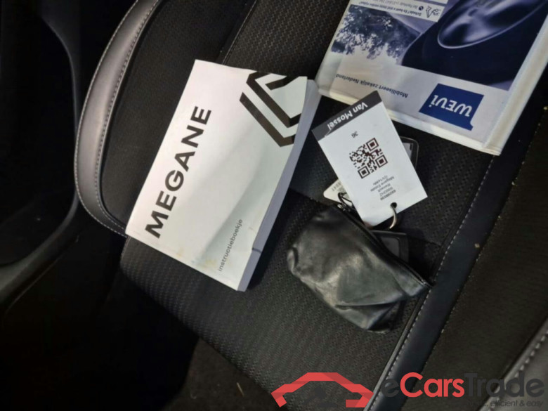 RENAULT Mégane Estate 1.3 TCe Intens #6