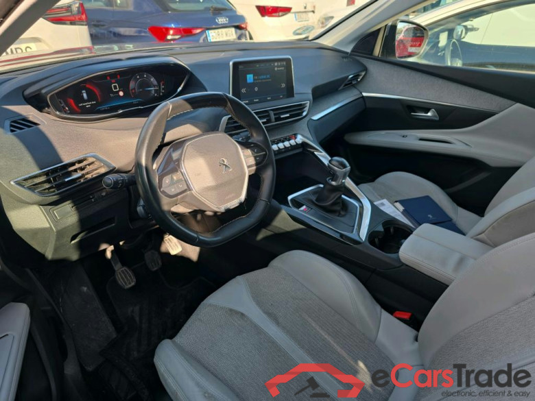 PEUGEOT 5008 / 2017 / 5P / todoterreno Allure 1.5L BlueHDi 96kW (130CV) S&S #3