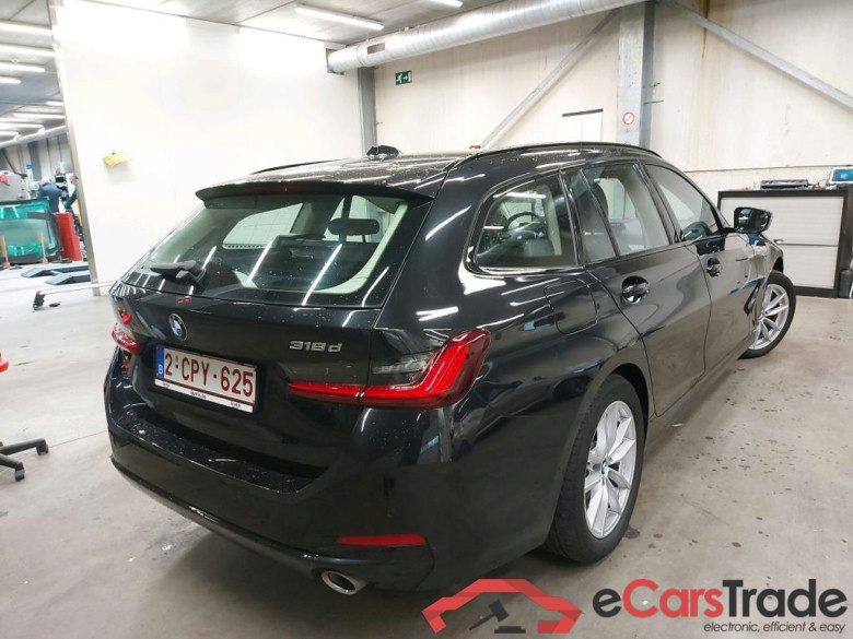 BMW - BMW 3 TOURING 318dA 136PK With Climatic & Navigation & Sport Seats & Active Cruise Control #2