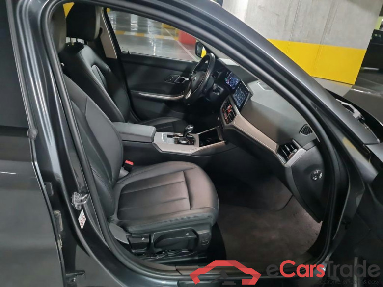 BMW - BMW 3 TOURING 318dA 150PK Business Edition & Pack Business With Heated Seats & Parking Assistant Pack & Towing Hook #3