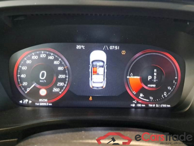 VOLVO XC40 / 2017 / 5P / SUV T5 PLUG-IN HYBRID AUTO RECH INSCRIP EXPR #4