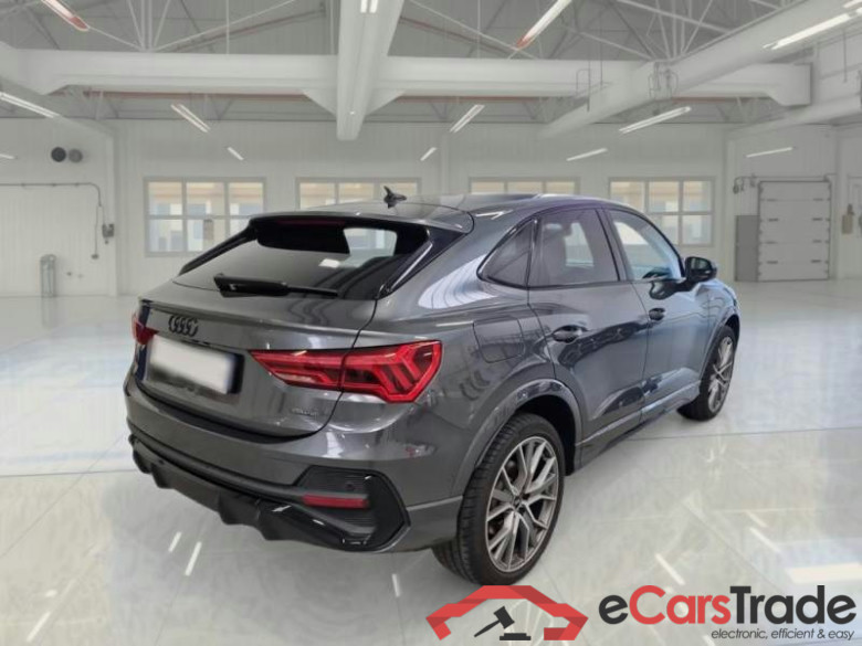 AUDI Q3 SPORTBACK / 2019 / 5P / SUV 45 TFSI QUATTRO S TRONIC IDENTITY BLACK #2