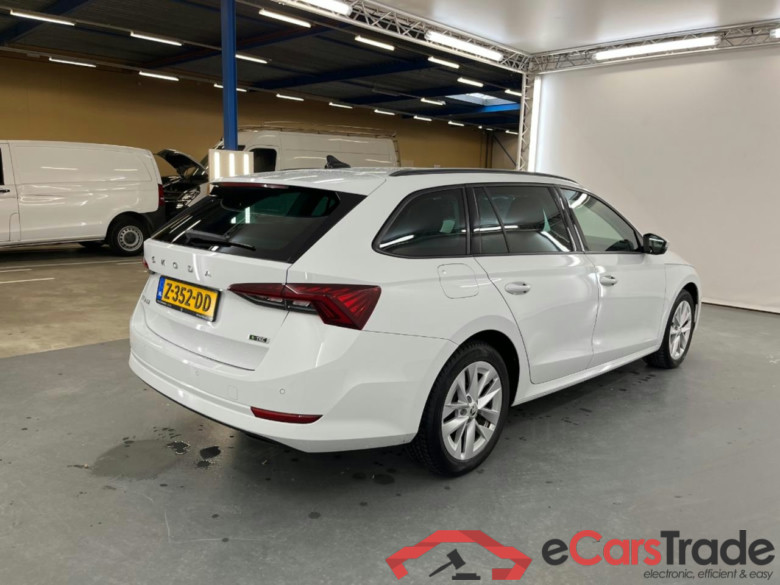 SKODA OCTAVIA COMBI 1.5 e-TSI Business Edition #4