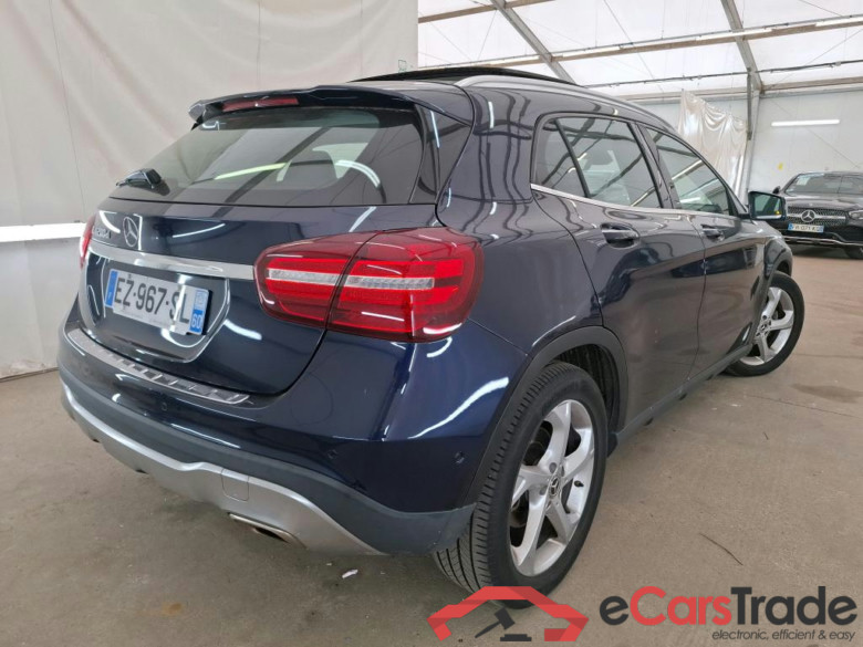 MERCEDES-BENZ Classe GLA 5p SUV GLA 200 d Sensation BVA7 #3