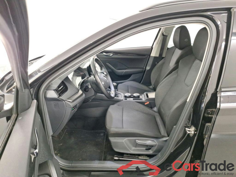 SKODA OCTAVIA COMBI 1.0 TSI 81KW ACTIVE #6