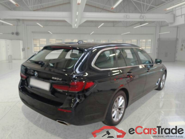 BMW SERIE 5 / 2020 / 5P / STATION WAGON 520D AUT BUSINESS MH48V TOURING #2
