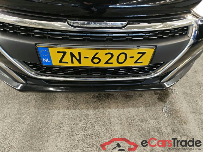 Peugeot 208 Signature 1.2 PureTech 82 5d #5