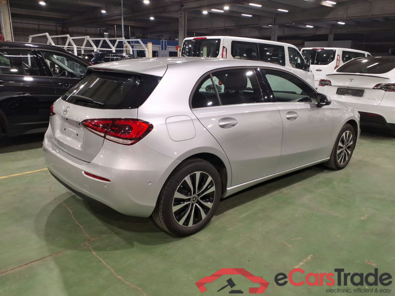 MERCEDES-BENZ A-CLASS 1.3 A 250 E DCT #4
