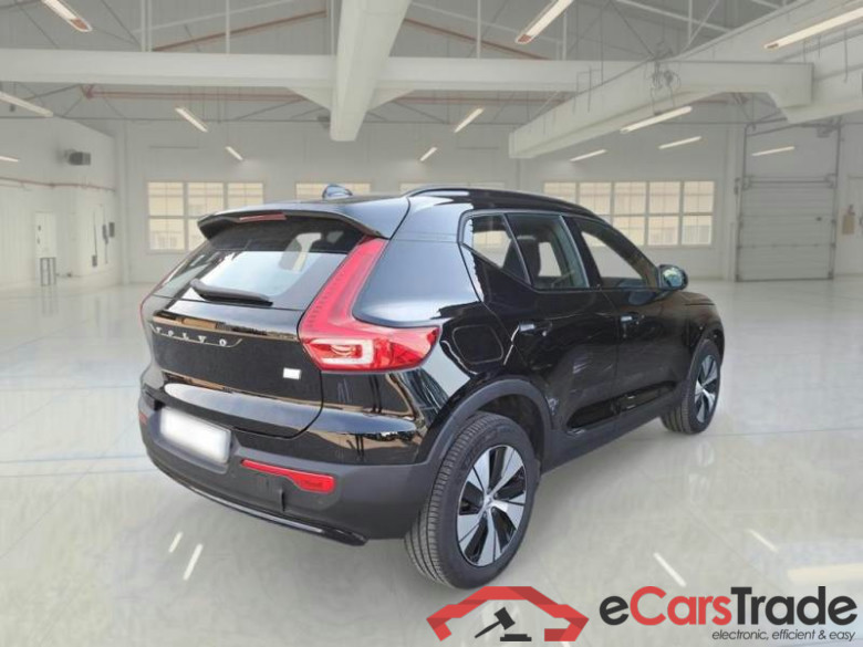 VOLVO XC40 / 2021 / 5P / SUV T4 RECHARGE PLUG-IN AUTO PLUS DARK #2